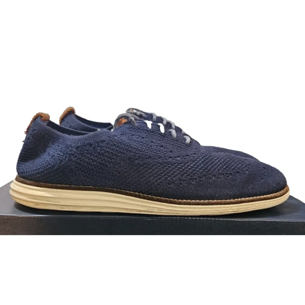 Cole Haan® (Men's 8 M) Original Grand Stitchlite™ Wingtip Oxford in Navy/Ivory